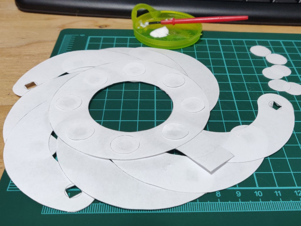 paper iris diaphragm assembly 05